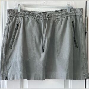 Athleta light green 18’’ skirt. Perfect for tennis, golfing or brunch. Size 14